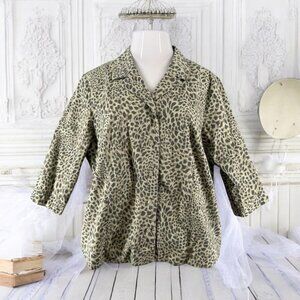 D & Co Womens 1X Green Animal Print Button-Down Blouse 3/4 Tab Sleeves L